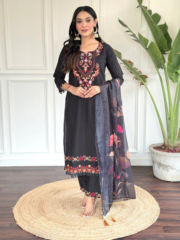 Black Embroidered Chanderi Kurta Set